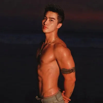 Lukas I Bali Model | Creator profile