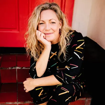 Sally Gallis | Luna And The Lane profile