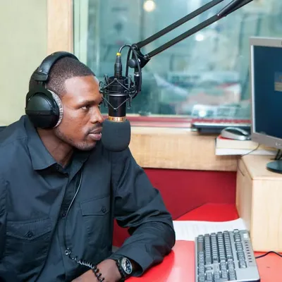 Luol Deng profile
