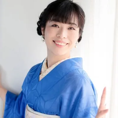 キモノるりいろ|ラクで上品な着付け|西宮・神戸|松本智衣 profile