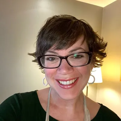 Dr Lyndsey Hookway profile