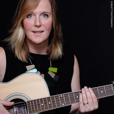Lynz: Music Marketing Musician profile