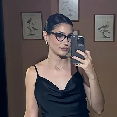 Isa Morales | Maquillaje y peinado profile