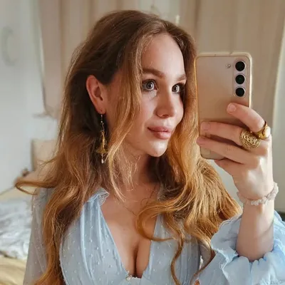 Miriam Valerie profile