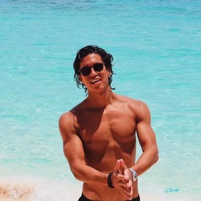 MAX BERNAL profile