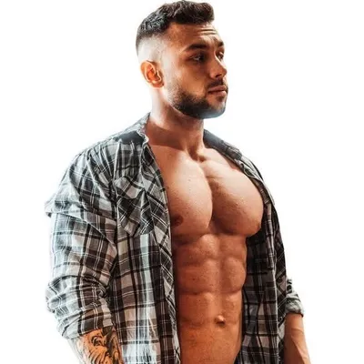 IFBB ELITE PRO Dominik Maćkowiak profile