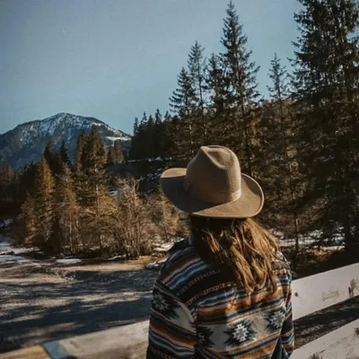 Julia | peak views & coffee brews profile