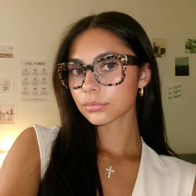maddie🤎☕️🐻👜🥥 profile