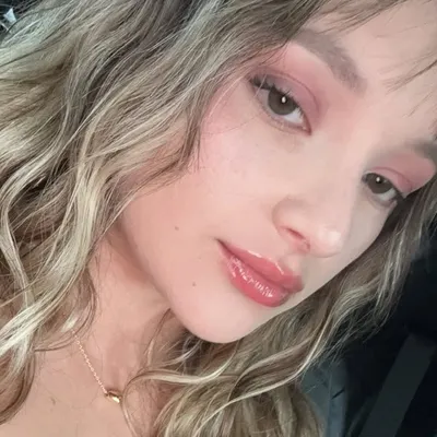 Madeleine Lara profile