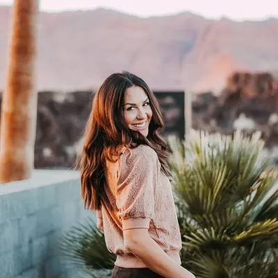 Madison Vining | homestead. home birth. homeschool. profile