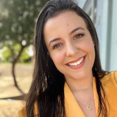Juliana Campos profile