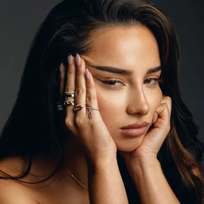 MAËVA DE MOURA profile