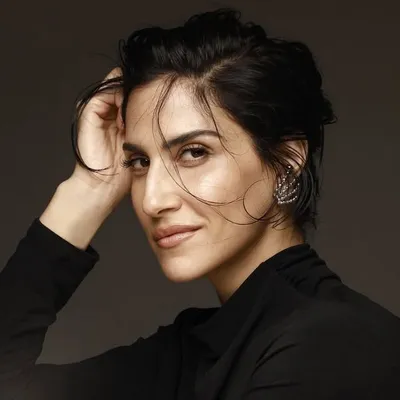 Magi Azarzar profile