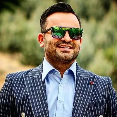 فن پیج ماهان تیموری profile