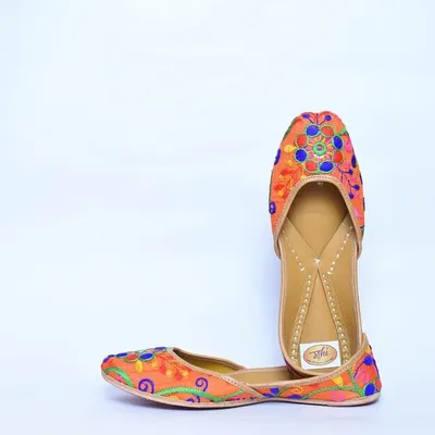 mahi designer jutti profile