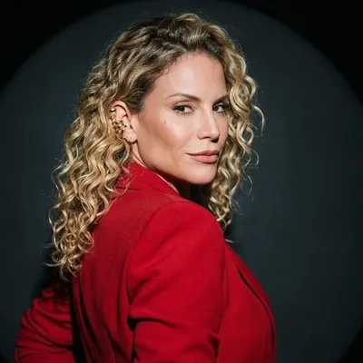 Maíra Hizzú Charken profile
