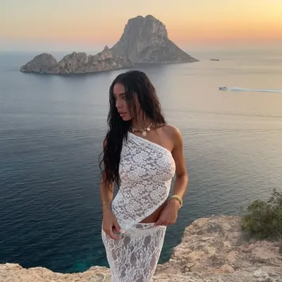 JENNIFER MARTÍNEZ profile