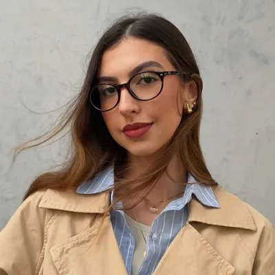 Maria Júlia Soares | Social Media profile