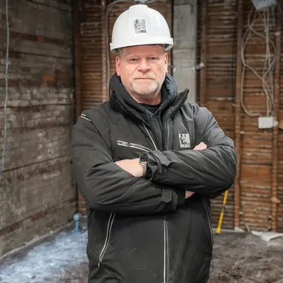 Mike Holmes profile