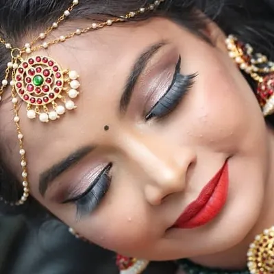 Keerthi Shrathah's Makeover profile