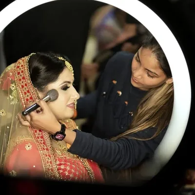 MONISHA SAHU ||LUCKNOW MAKEUP ARTIST profile
