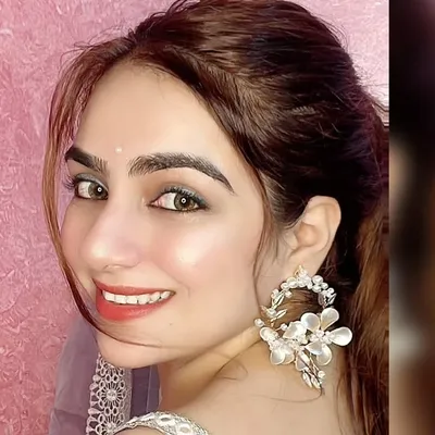 Aashi Matharu | Bridal makeup artistđź’„ profile