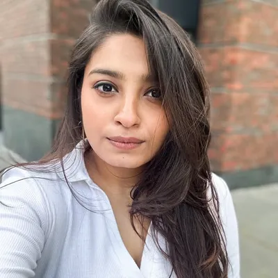 Aneri Prajapati | MUA + Content Creator profile