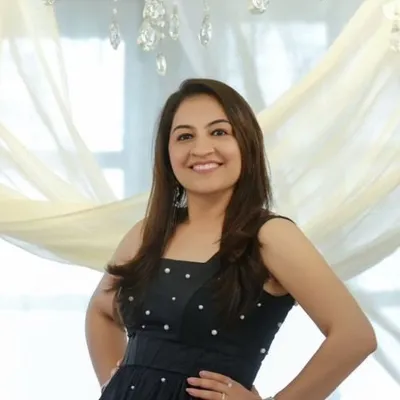 Reena Makeover Bridal Studio and Academy profile