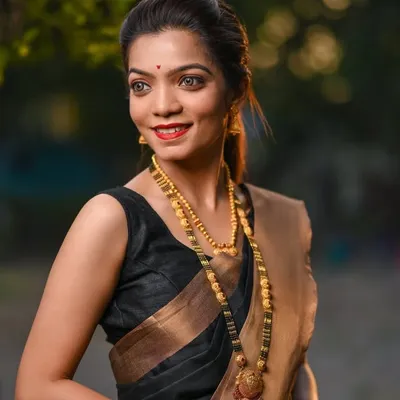 Sheetal Lole|Luxury Bridal Makeupartist profile