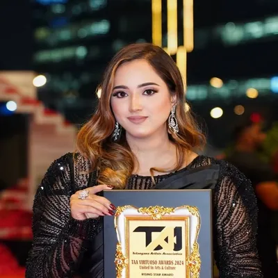 Asra  Ali