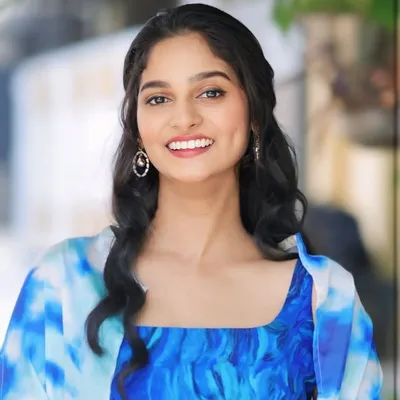 BHUVANA REEDS | Makeup artist with 10 years of experience