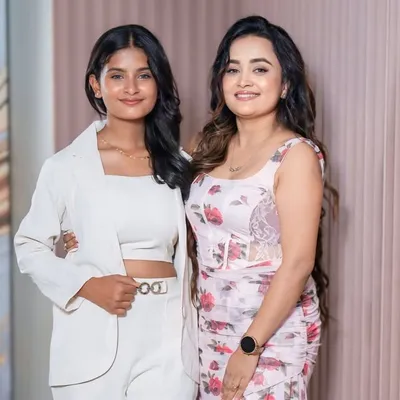 Jaanvi Samnani 🧿| Bridal makeup artist Gandhidham profile