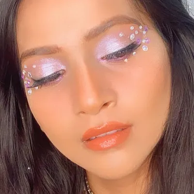 Juhi Dedhia profile