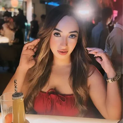 NATASHA | MAKEUP ARTIST profile