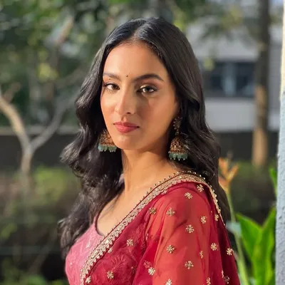 Nayanika Asarpota || Makeup Skincare Fashion profile
