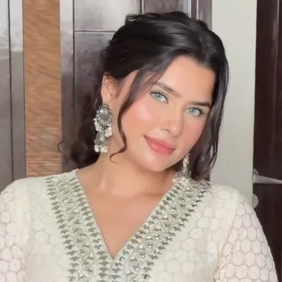Sanidhya Malhotra |Makeupartist profile