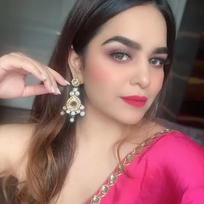 Shreya Chaudhari profile