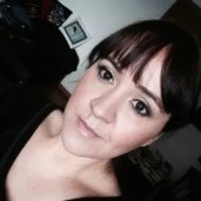 Makeupholism profile