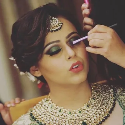 JUHII MAKEUP ARTIST profile