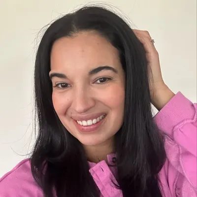 Viviana- NY Content Creator | DIY & More profile