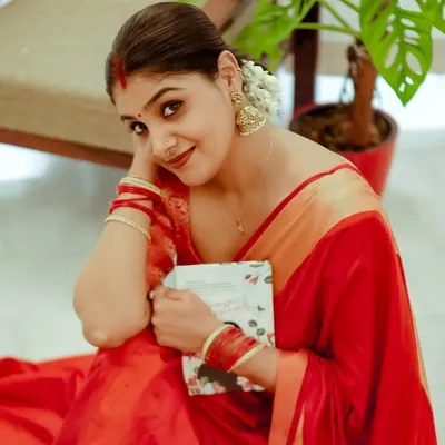 Malavika Hari profile