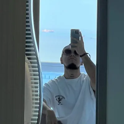 u r i e l s o t o profile