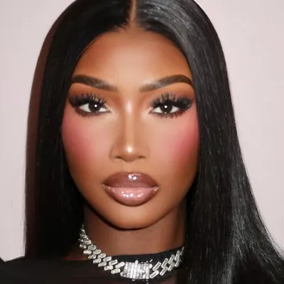 malika nura profile