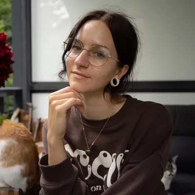 Laura profile