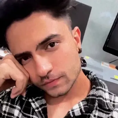 मनस्वी 🍃 profile