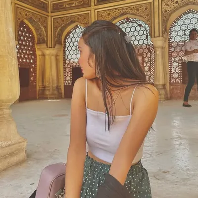 Saloni Mandloi profile