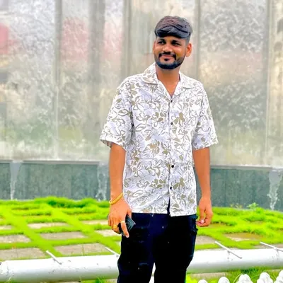  Mani Makwana profile