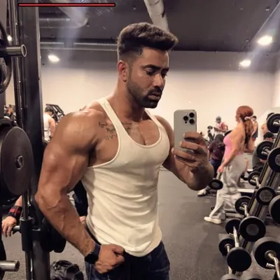 Mani Marwaha Aryan profile