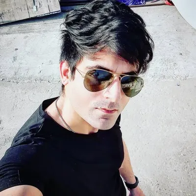 Manik Dingra profile