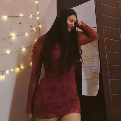 Manishika || Fashion and lifestyle profile